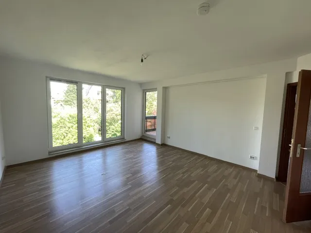 Wohnen im Grünen: Helle modernisierte  3-Zimmer-Wohnung mit Balkon in ruhiger Lage – Berlin-Lankwitz — photo 1